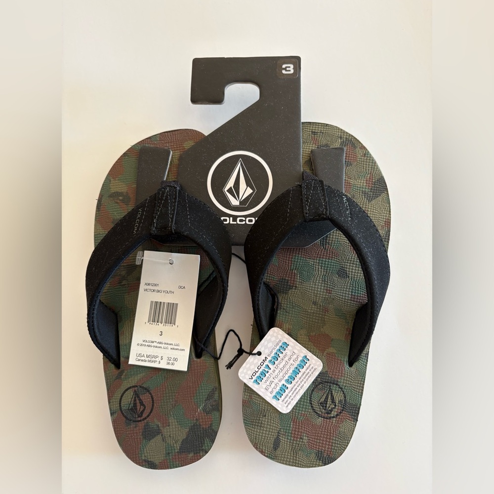Volcom Comfort Foam Green and Black Flip Flops Boys size 3